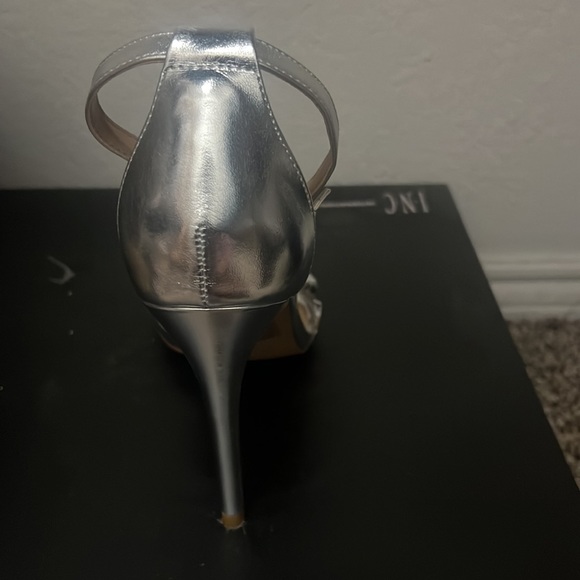 Shoes - Picture 2 of 5